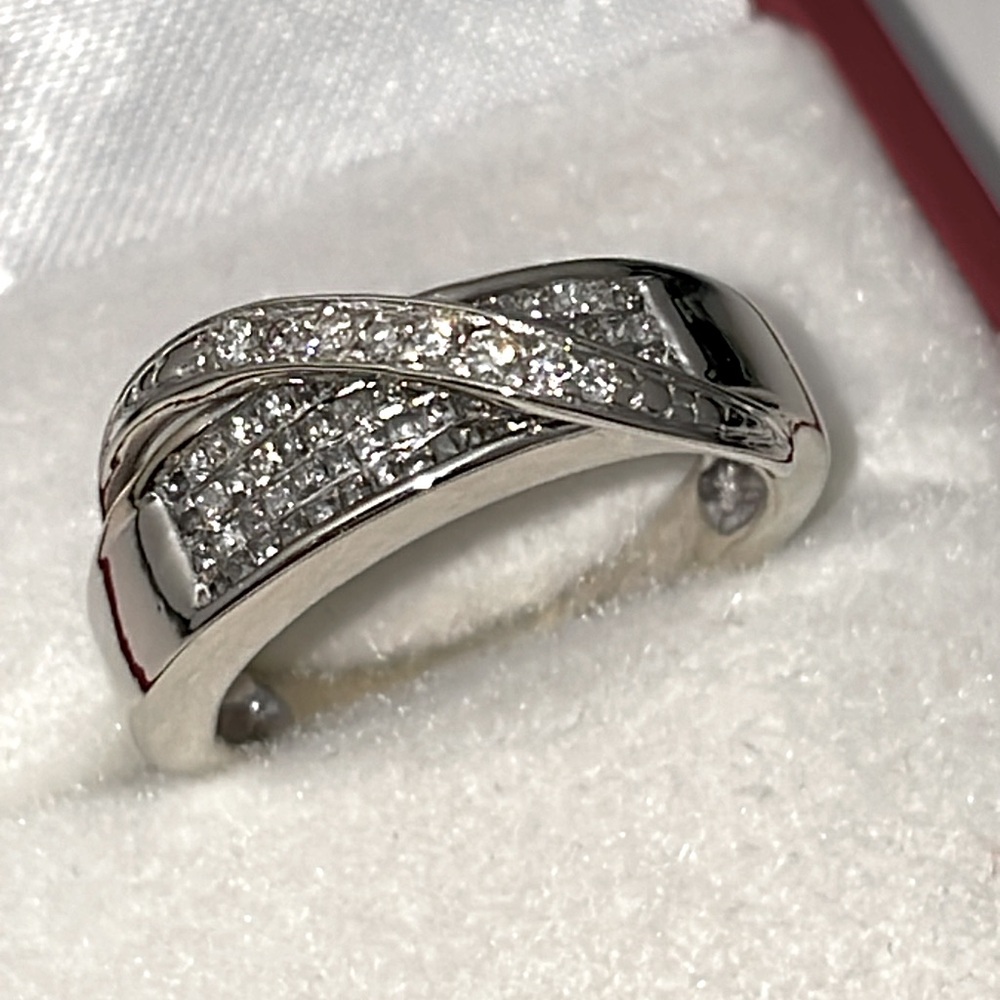 Solid Stamp 10K White Gold Natural Diamond Modern Crossover Band Ring (not 14K )